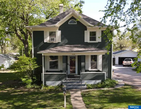 709 N Street, Aurora, NE 68818