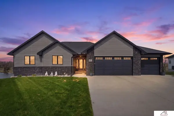 800 Fairway Court, Crete, NE 68333