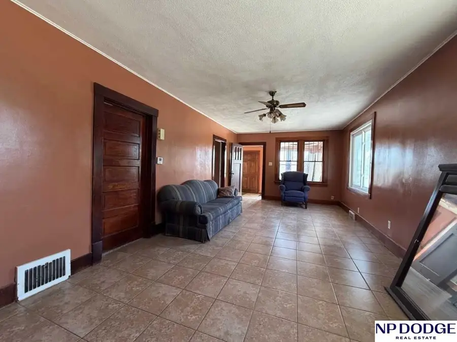5408 S 52nd Street, Omaha, NE 68117 - #3