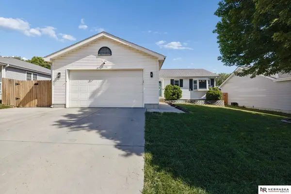1320 Patterson Drive, Lincoln, NE 68522