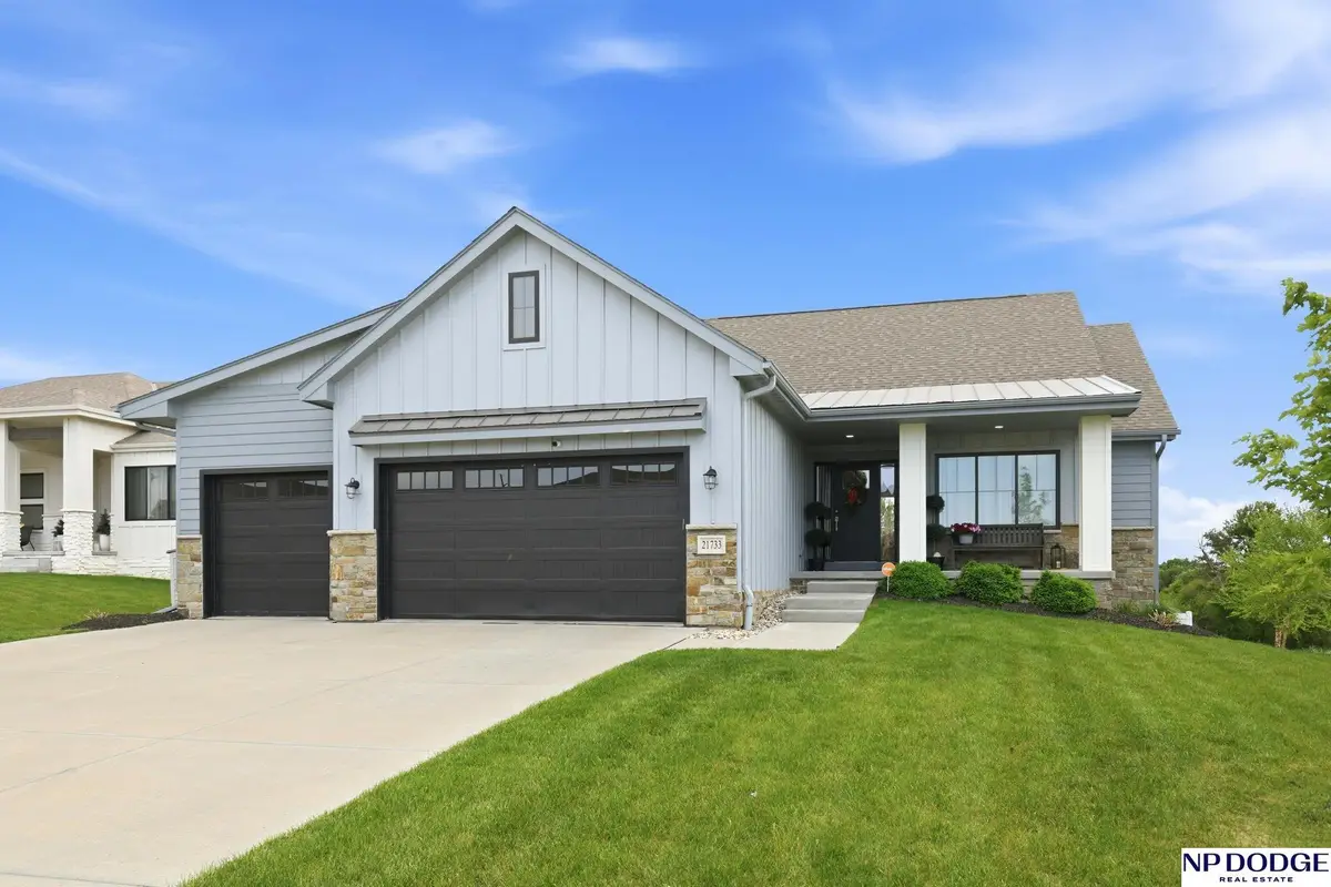 21733 K Street, Elkhorn, NE 68022 - #1