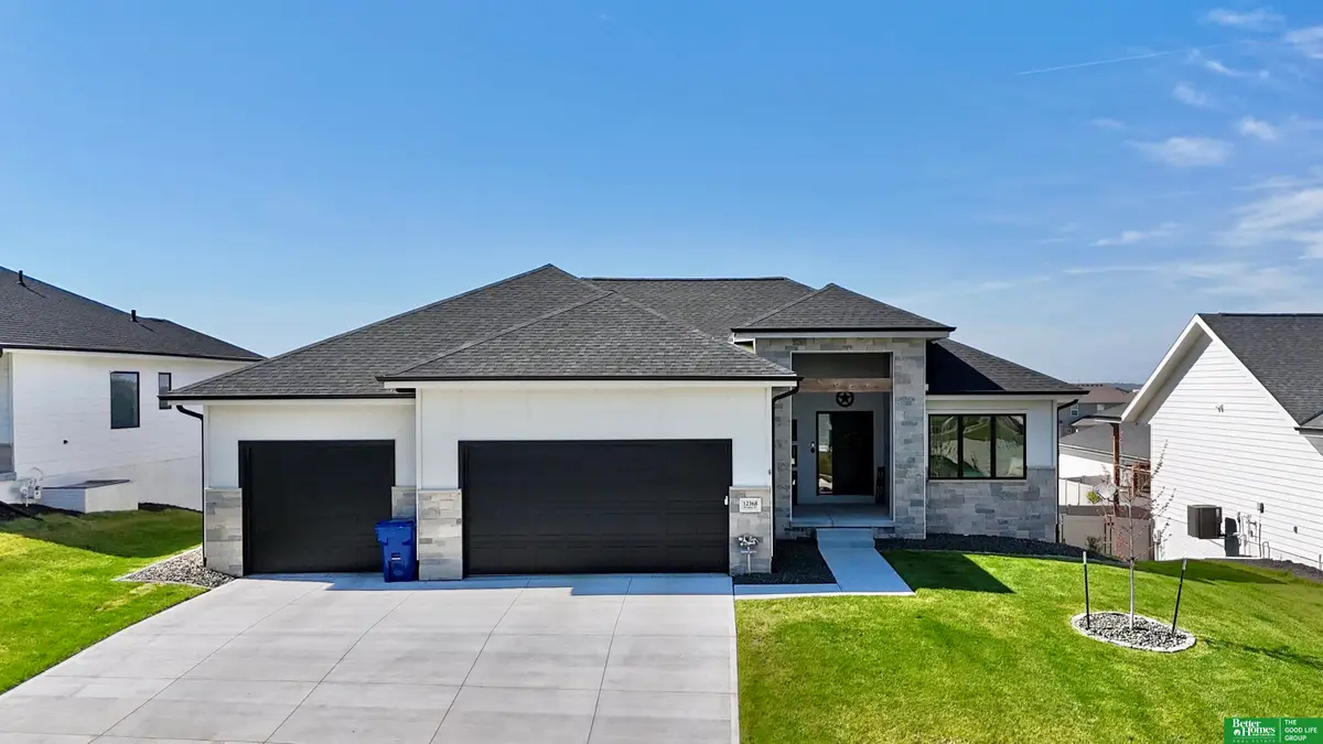 12368 Windsor Drive, Papillion, NE 68046 - #1