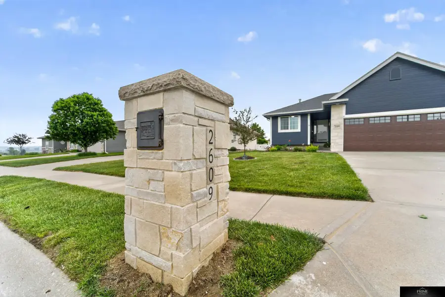 2609 Aberdeen Drive, Papillion, NE 68133 - #3