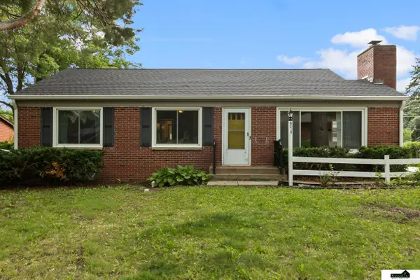 6015 Sumner Street, Lincoln, NE 68506