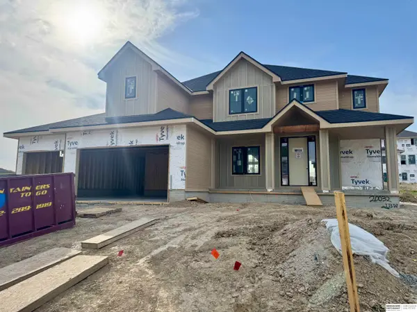 20032 V Street, Omaha, NE 68135