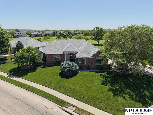2409 Leigh Lane, Papillion, NE 68133