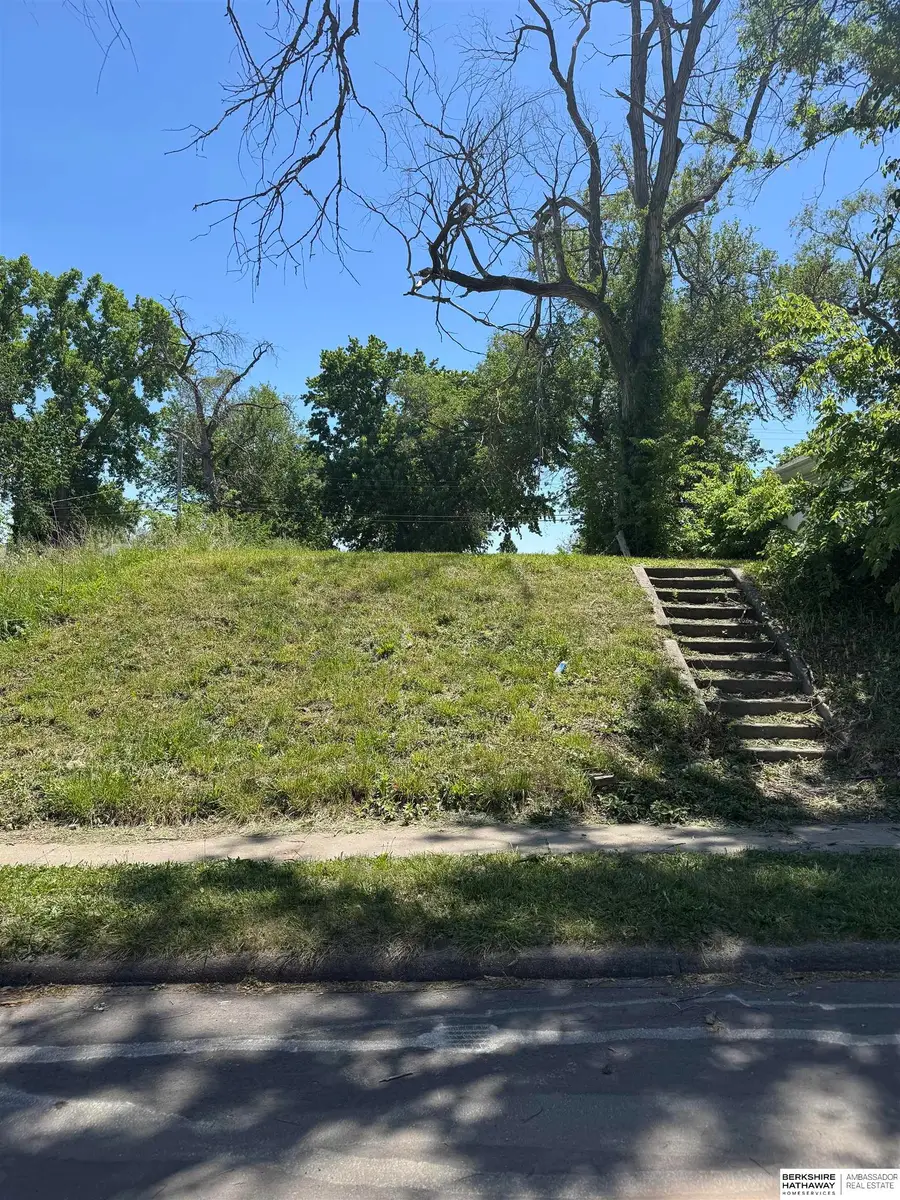 4639 Grand Avenue, Omaha, NE 68104 - #2