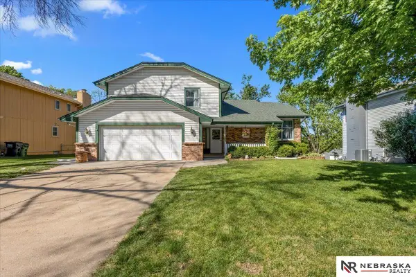 1418 Cherry Tree Lane, Papillion, NE 68133