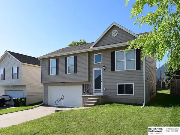 16133 Cottonwood Street, Omaha, NE 68136