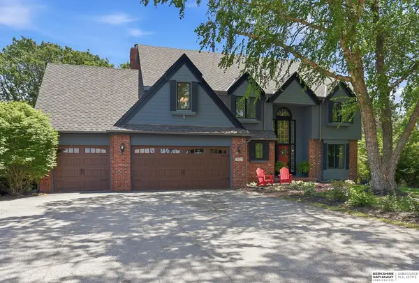 1415 Skyline Drive, Omaha, NE 68022
