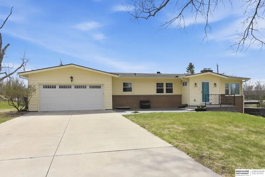 4731 Manchester Drive, Omaha, NE 68152 - #2