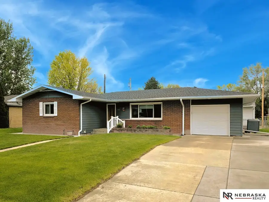 302 W 5th Street, Valentine, NE 69201 - #2