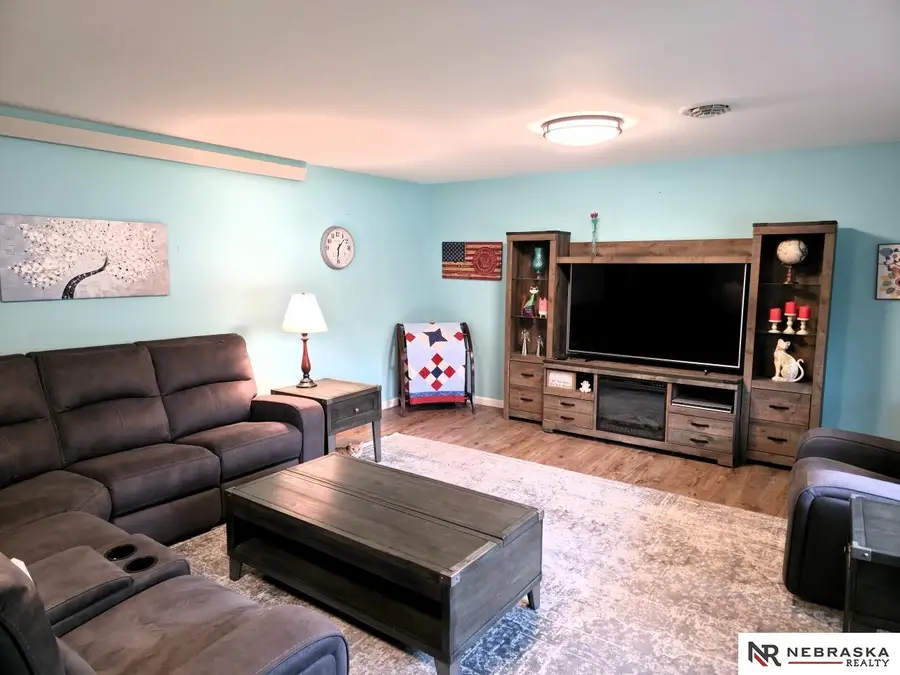 302 W 5th Street, Valentine, NE 69201 - #3