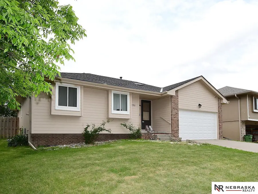 2703 Alberta Avenue, Bellevue, NE 68147 - #2