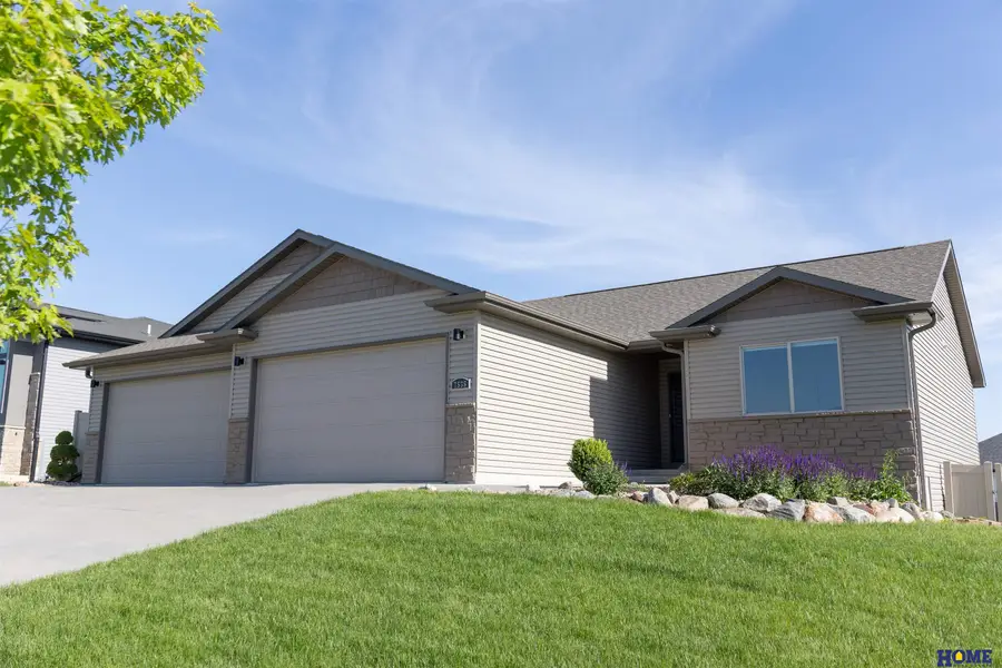 7535 Tavin Drive, Lincoln, NE 68516 - #2