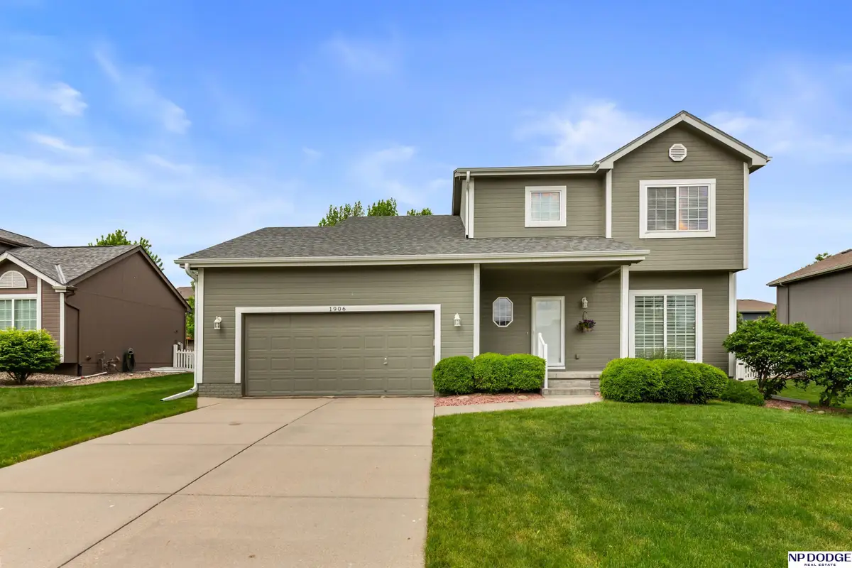 1906 Ridgeview Drive, Papillion, NE 68046 - #1