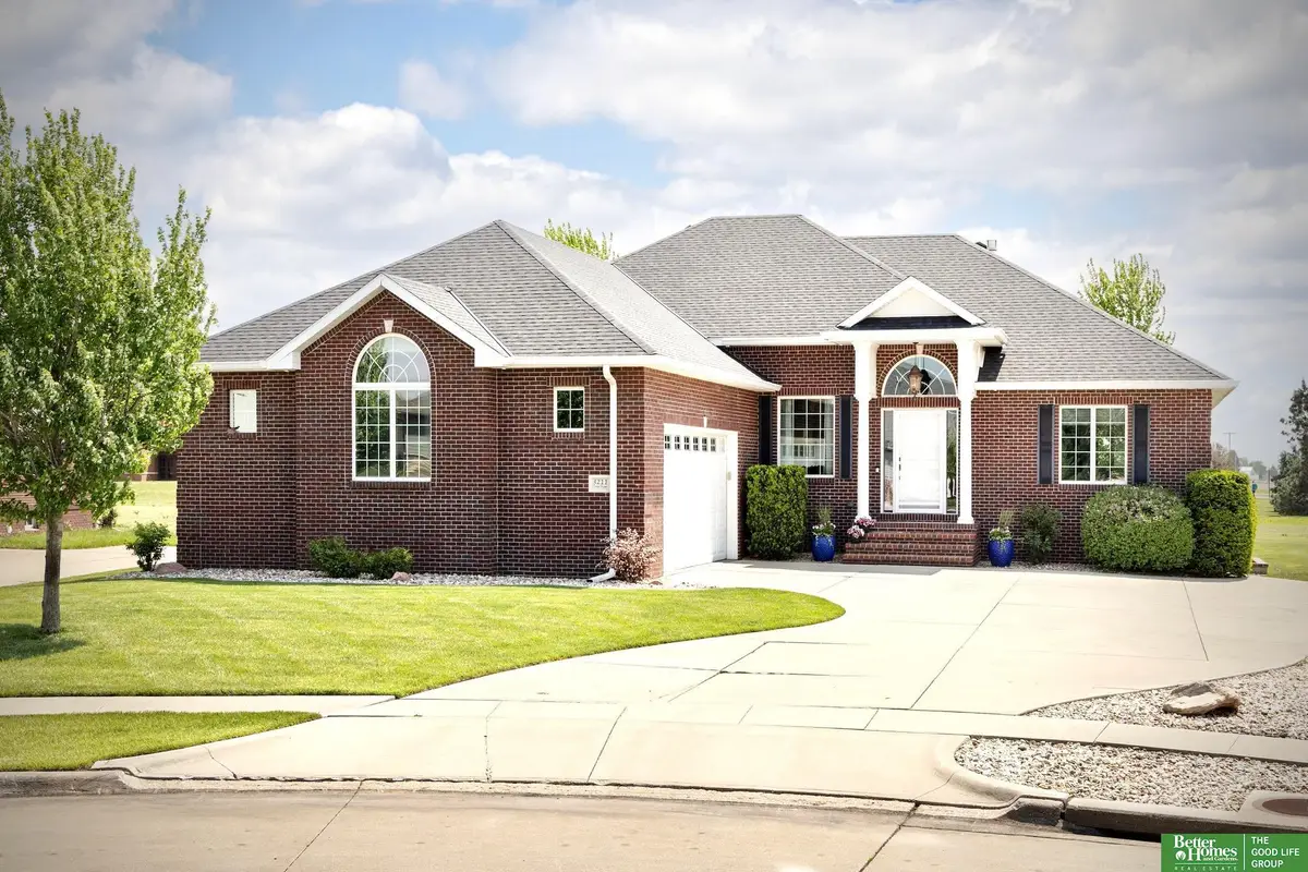 3211 Deer Run, Fremont, NE 68025 - #1