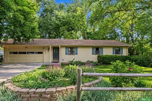5462 King Street, Omaha, NE 68152