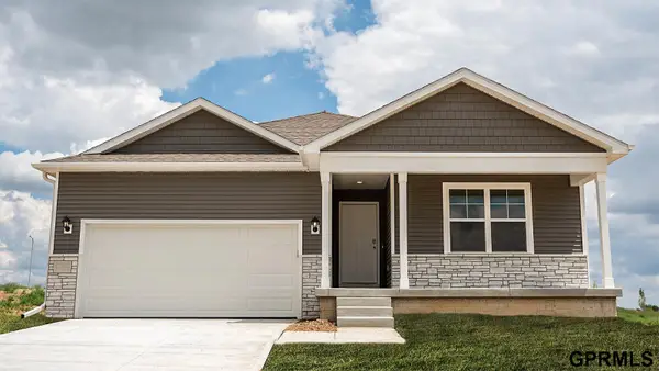 16318 Willit Street, Bennington, NE 68007