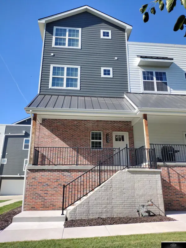 1923 Dahlman Rows Plaza, Omaha, NE 68108