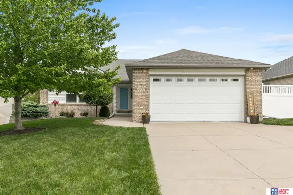 8020 Upton Grey Lane, Lincoln, NE 68516