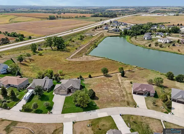 729 Linden Drive, Palmyra, NE 68418