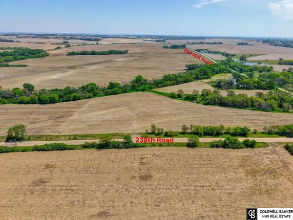 1816 238th Road, Seward, NE 68434