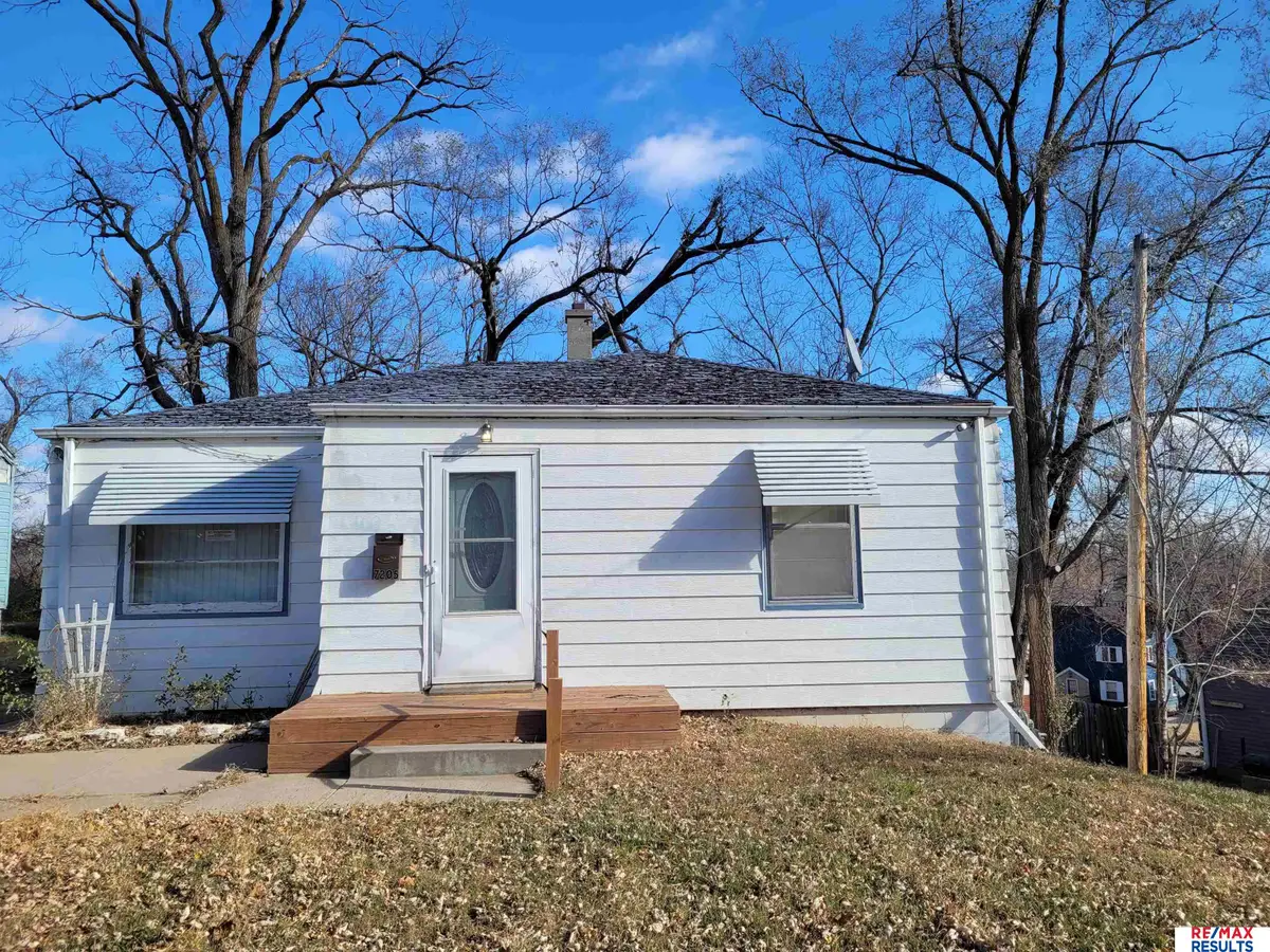 7205 North Ridge Drive, Omaha, NE 68112 - #1