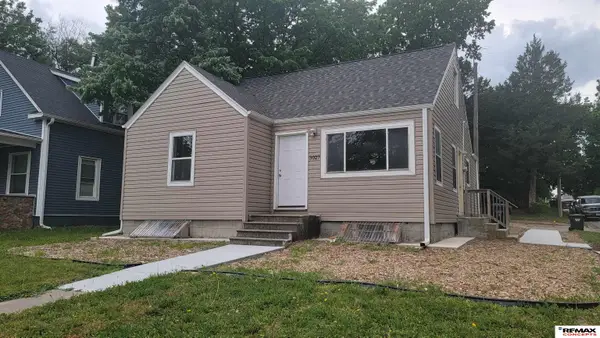 3027 S 48th Street, Lincoln, NE 68506