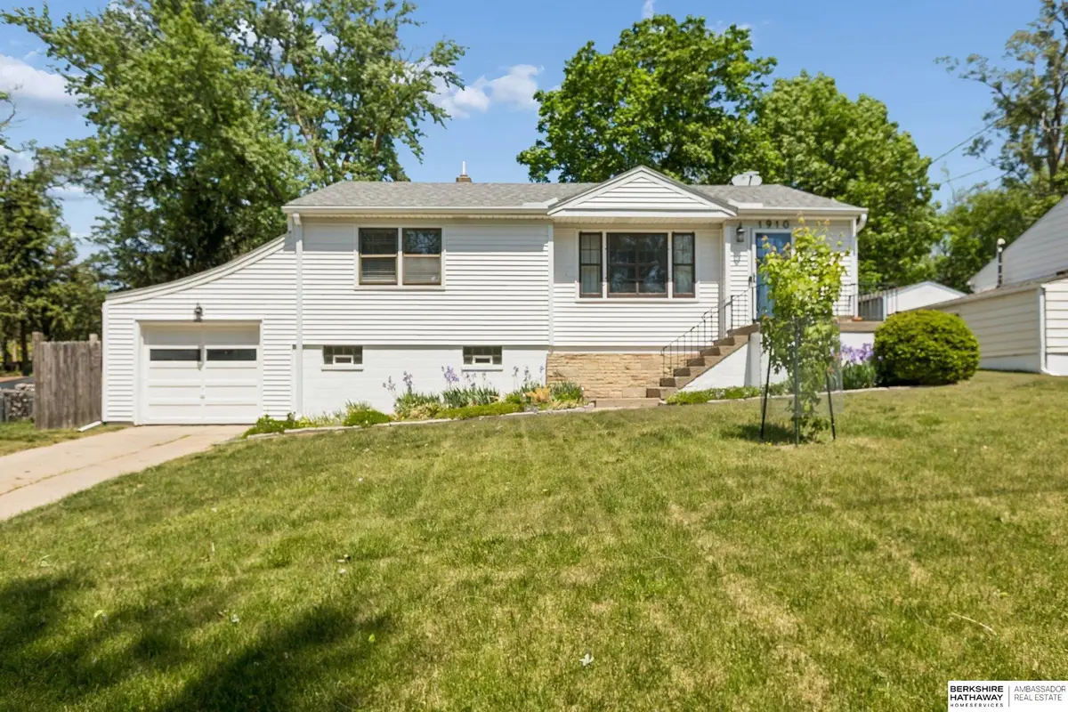 1910 Lindyview Lane, Bellevue, NE 68005 - #1