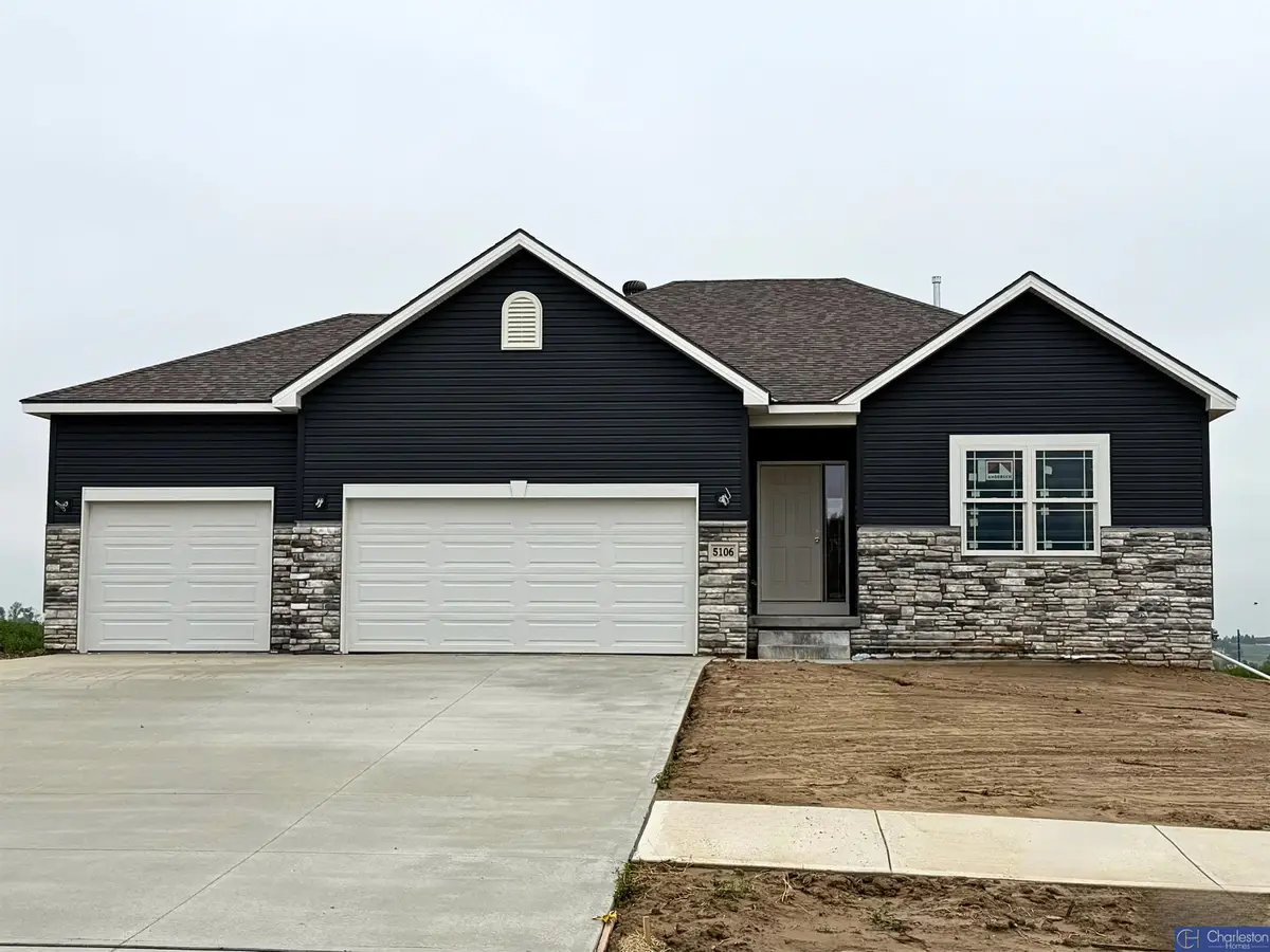 5106 Kestrel Parkway, Elkhorn, NE 68022 - #1