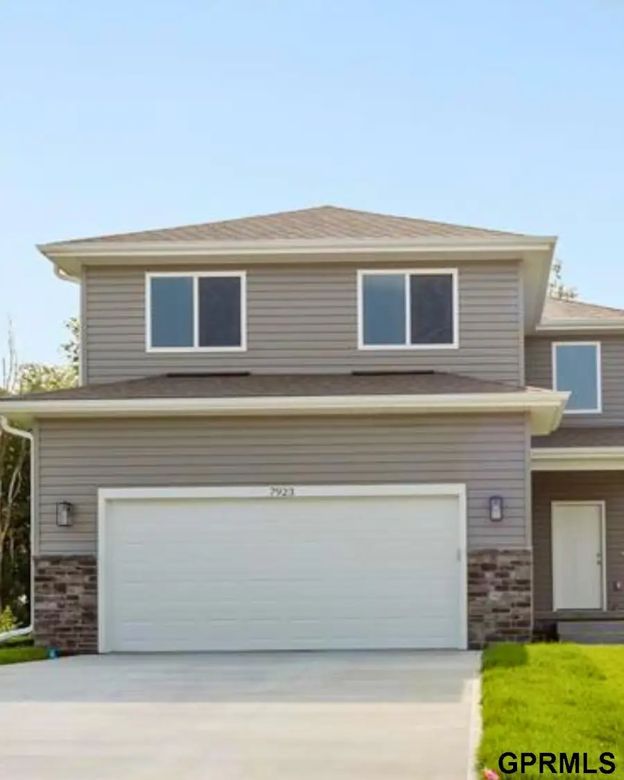7921 N 94 Street, Omaha, NE 68122 - #2