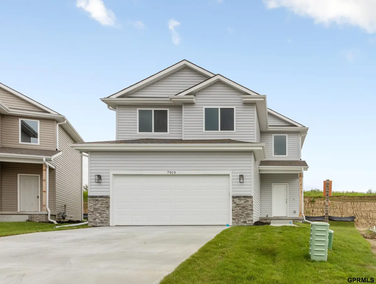7925 N 94 Street, Omaha, NE 68122 - #1