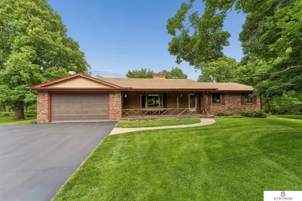5914 Northern Hills Drive, Omaha, NE 68152