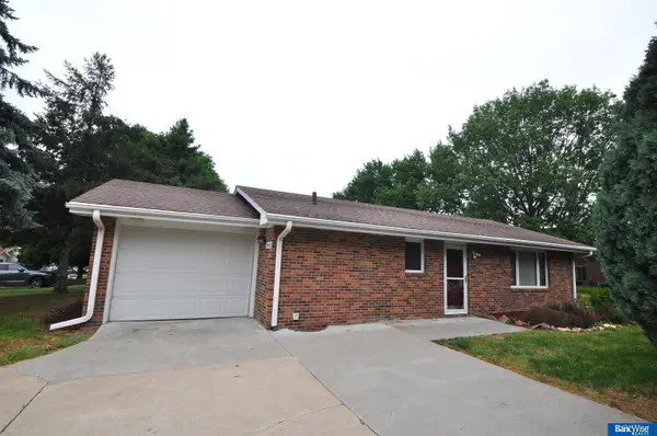 5400 Homestead Court, Lincoln, NE 68521