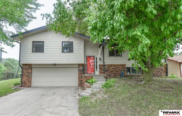 821 W Harvest Drive, Lincoln, NE 68521