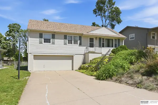 1304 Englewood Drive, Bellevue, NE 68005