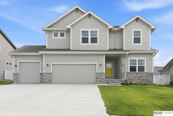 10907 Windward Avenue, Papillion, NE 68046