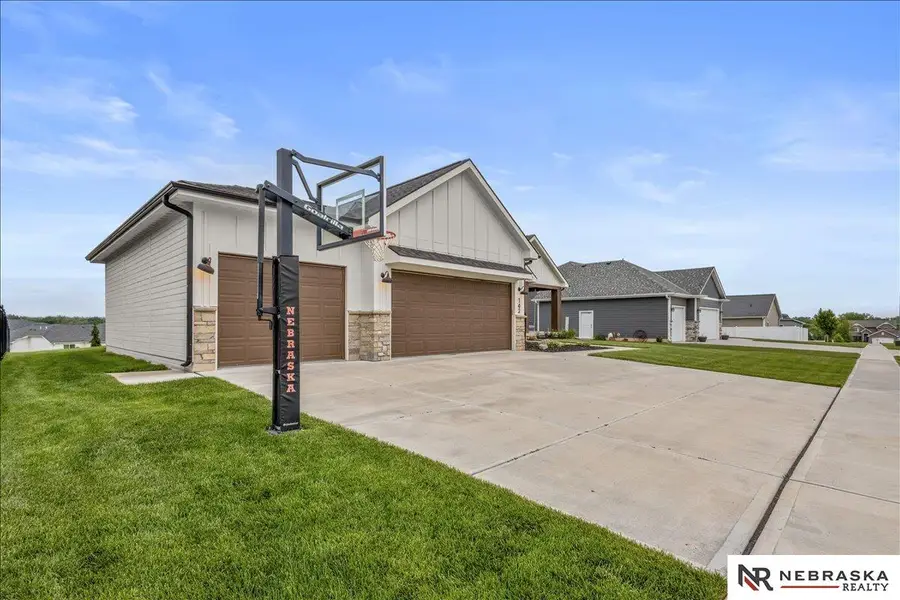 142 E Curtis Street, Wahoo, NE 68066-9999 - #3