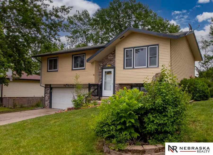 4407 Hallcliffe Road, Lincoln, NE 68516 - #2