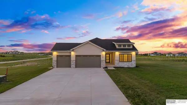 418 Karloff Circle, Yutan, NE 68073