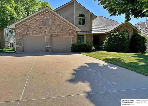 1612 S 155 Street, Omaha, NE 68144