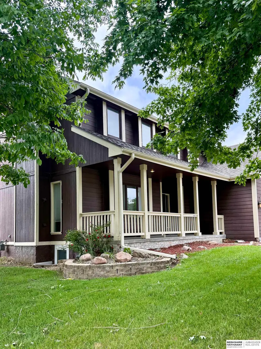 110 Fleetwood Drive, Papillion, NE 68133 - #2