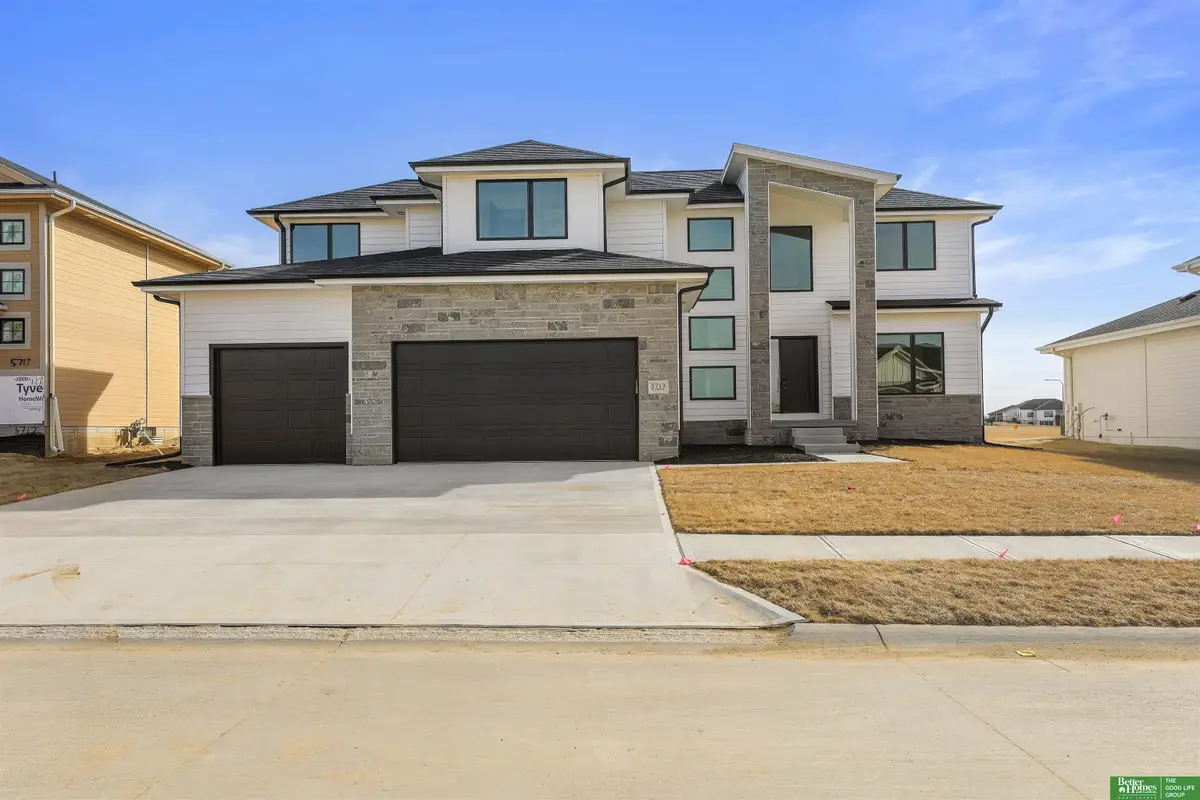 11040 S 220th Street, Gretna, NE 68028 - #1