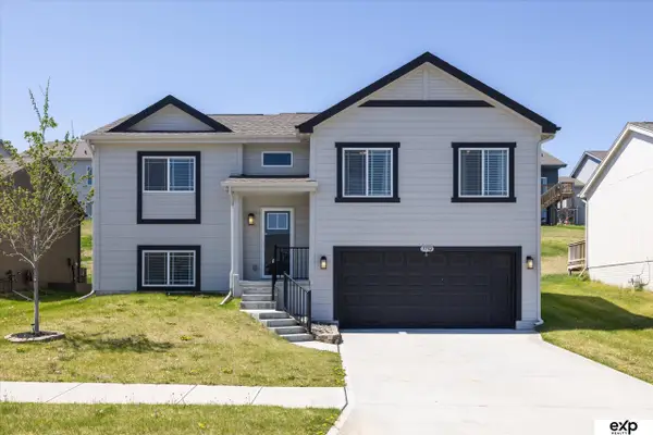 7752 N 108th Street, Omaha, NE 68142