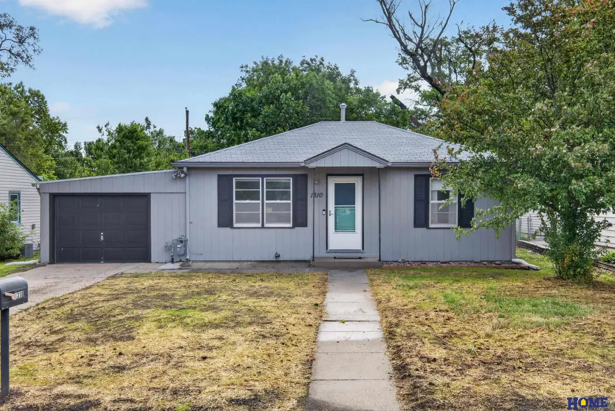 1310 N 52nd Street, Lincoln, NE 68504 - #1
