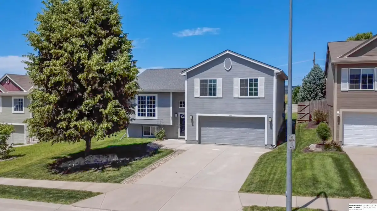 16910 Camden Avenue, Omaha, NE 68116 - #1