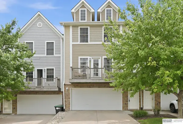 16773 Laurel Plaza, Omaha, NE 68116