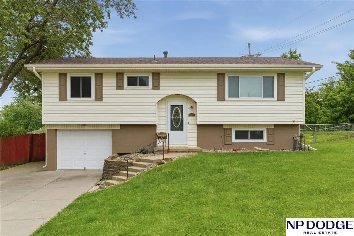 9025 Valley View Drive, La Vista, NE 68128 - #1