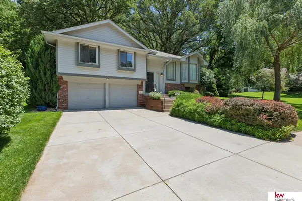 105 W Martin Drive, Bellevue, NE 68006